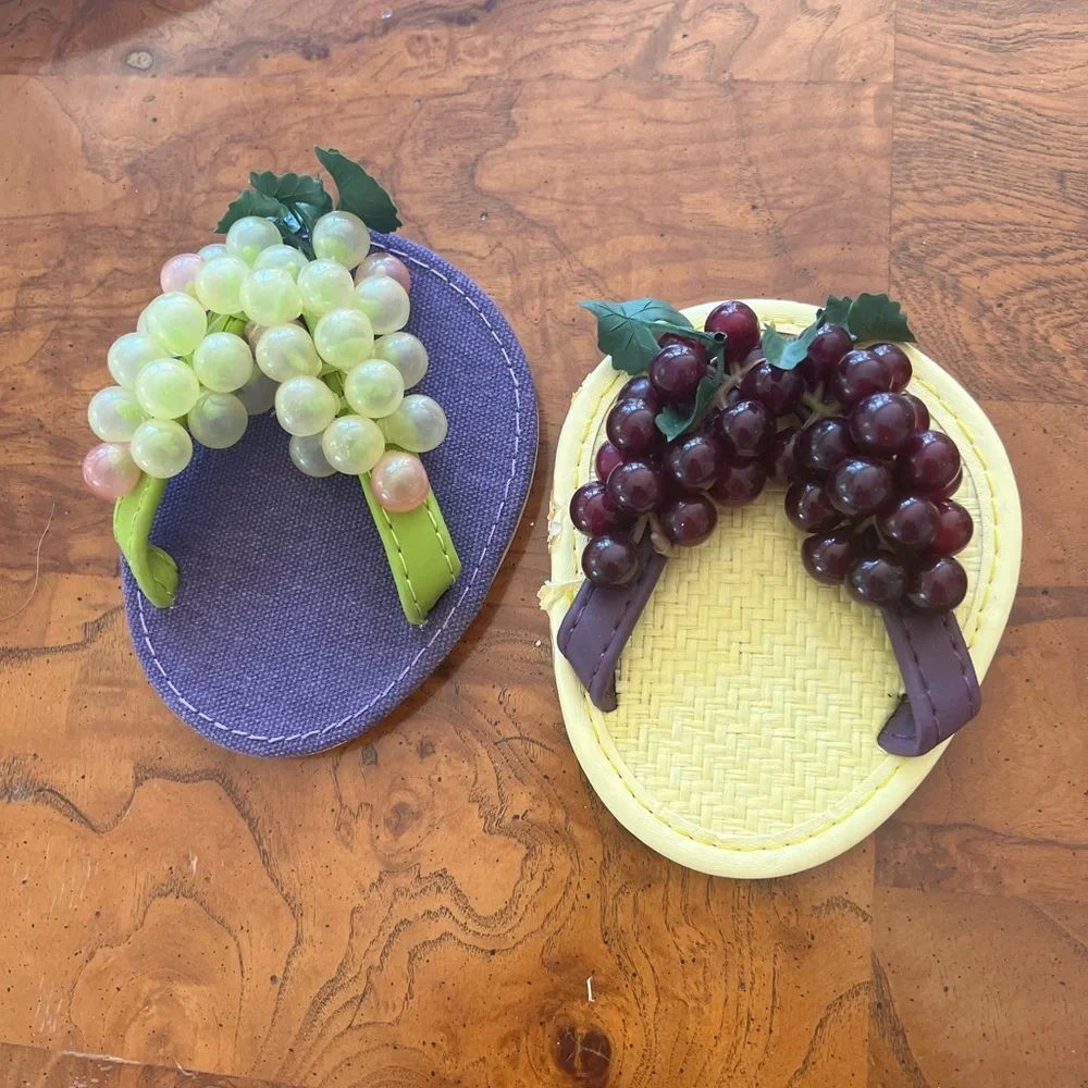 NWOT-Darling flip-flop wine glass “charms”